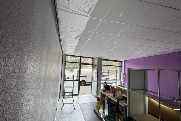 Travaux de peinture en cours